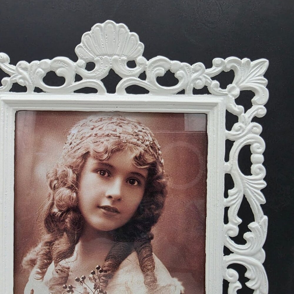 Vintage White Painted Metal Ornate Photo Frame Victorian Style 5x7 Inches - Picture 4 of 11